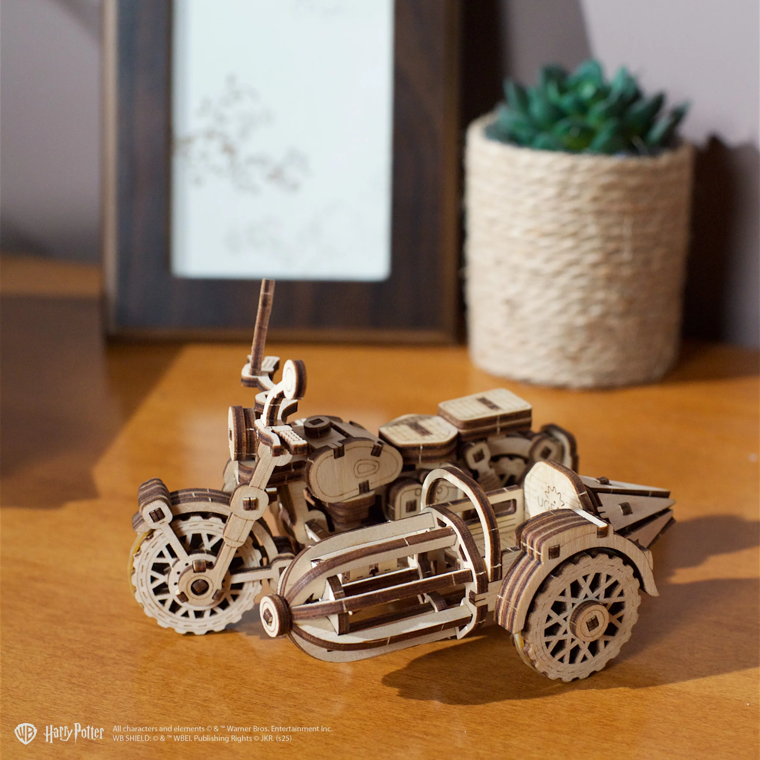 Moto volante de Hagrid Ugears - Puzzle 3D mécanique en bois – Image 2
