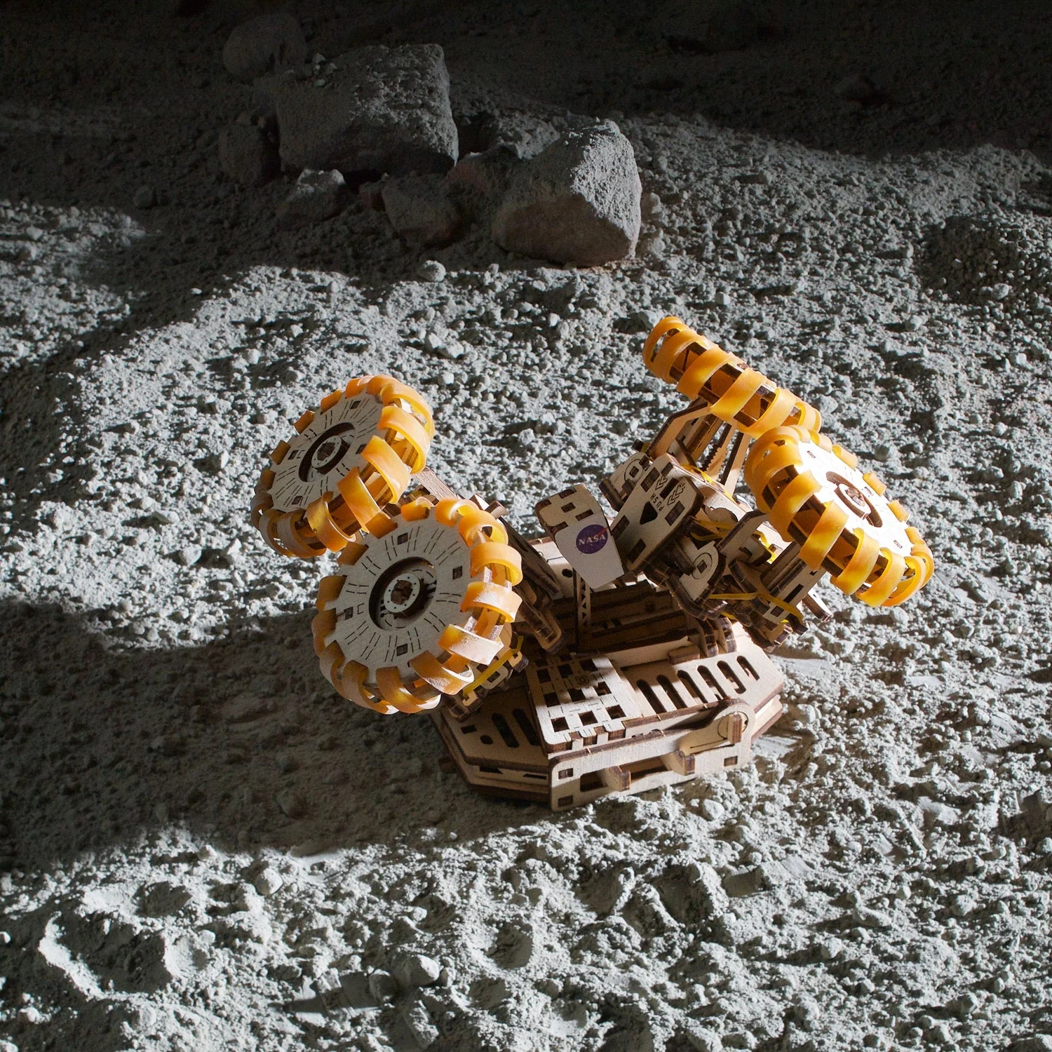 Rover lunaire de la NASA Puzzle 3D en bois - Ugears – Image 4