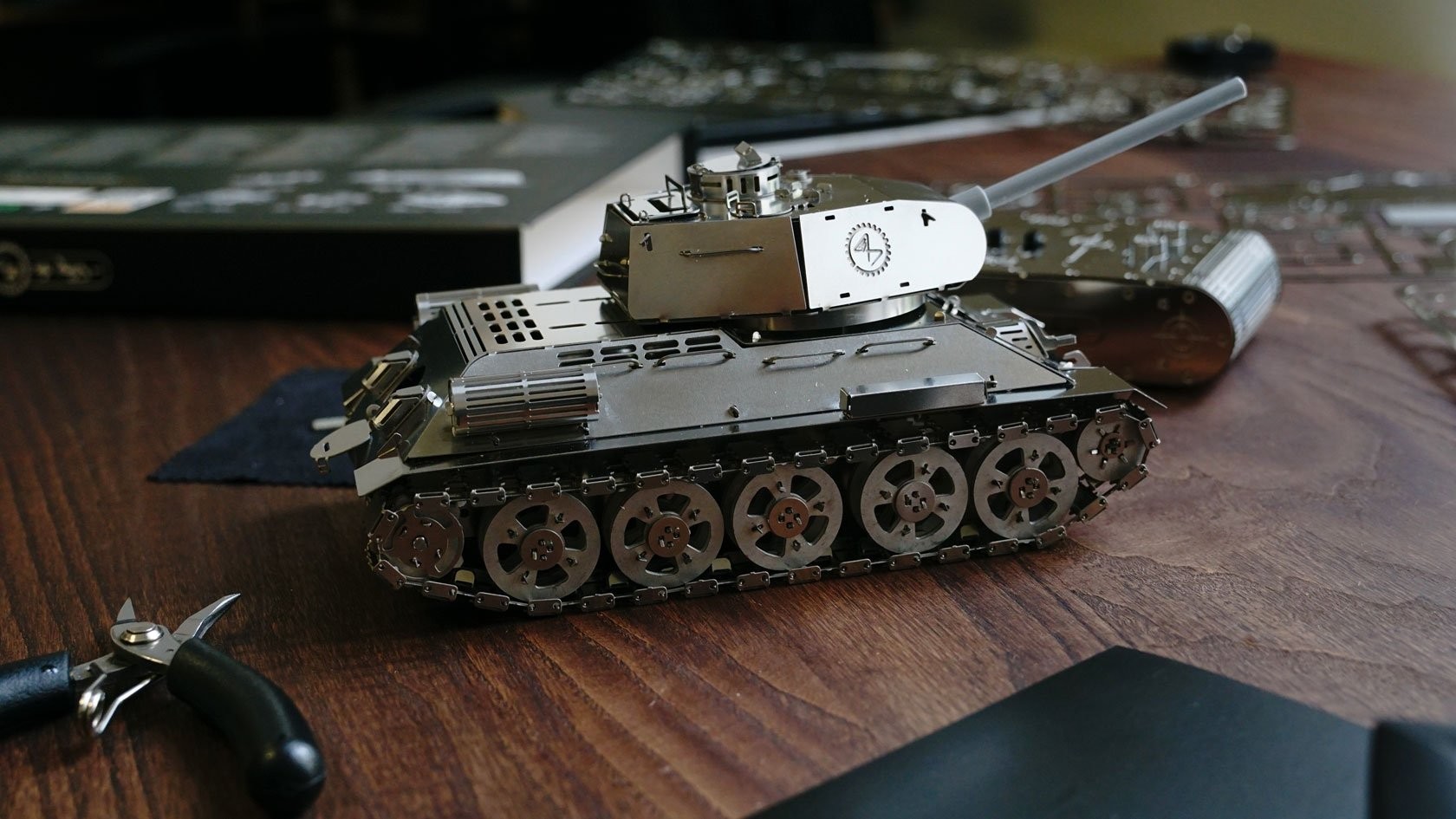 Tank T-34 - Kit de construction Mécanique en Métal TimeforMachine